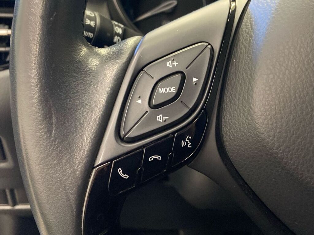 Toyota C-HR 2023 Musta