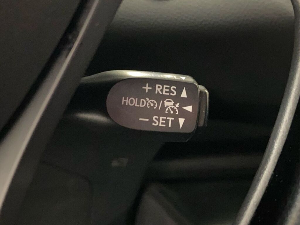 Toyota C-HR 2023 Musta