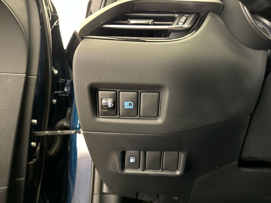 Toyota C-HR 2023 Musta