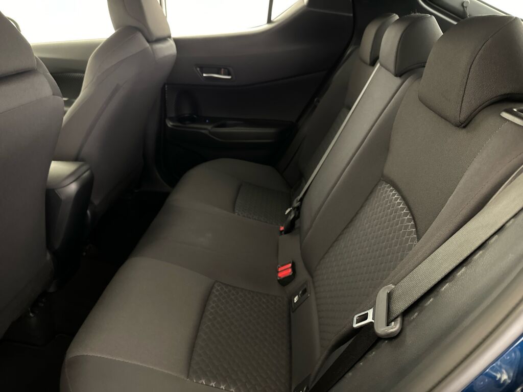 Toyota C-HR 2023 Musta