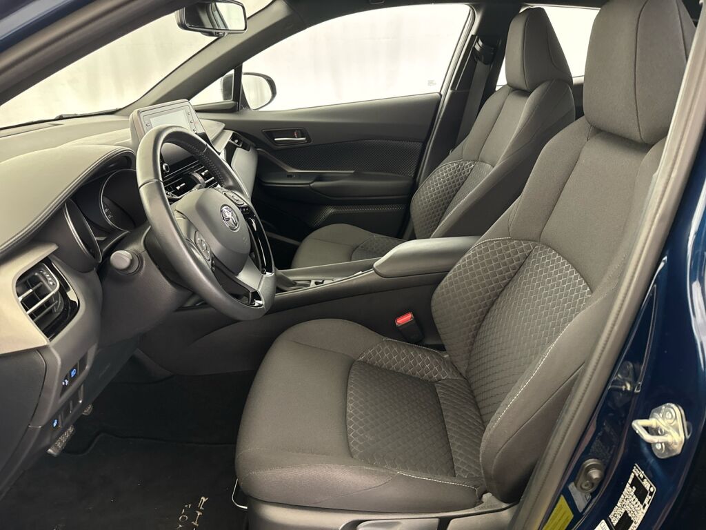 Toyota C-HR 2023 Musta