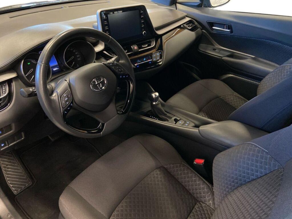 Toyota C-HR 2023 Musta