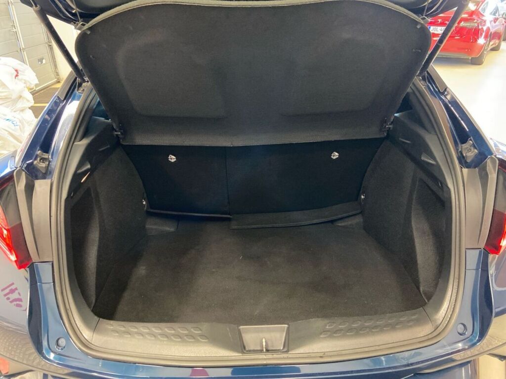 Toyota C-HR 2023 Musta