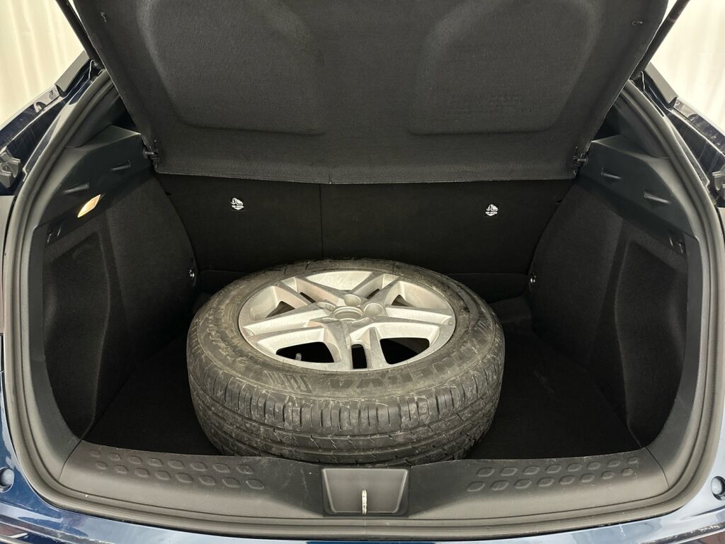 Toyota C-HR 2023 Musta
