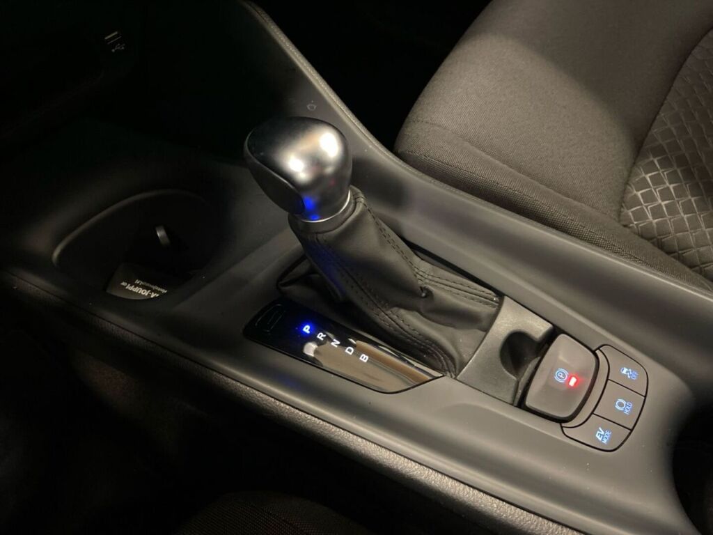 Toyota C-HR 2023 Musta