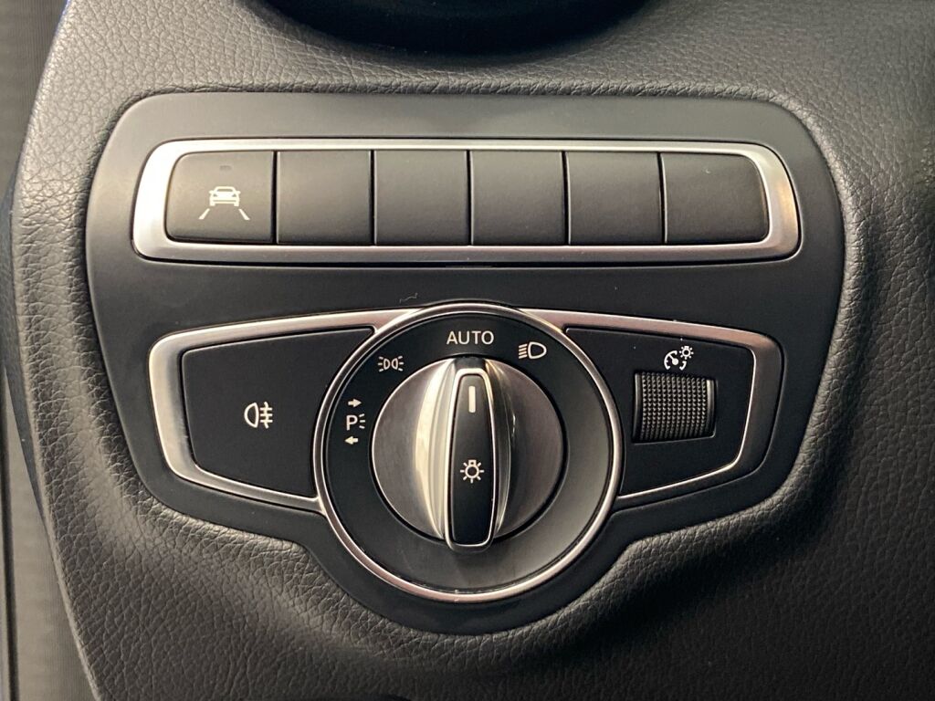 Mercedes-Benz C 2020 Sininen