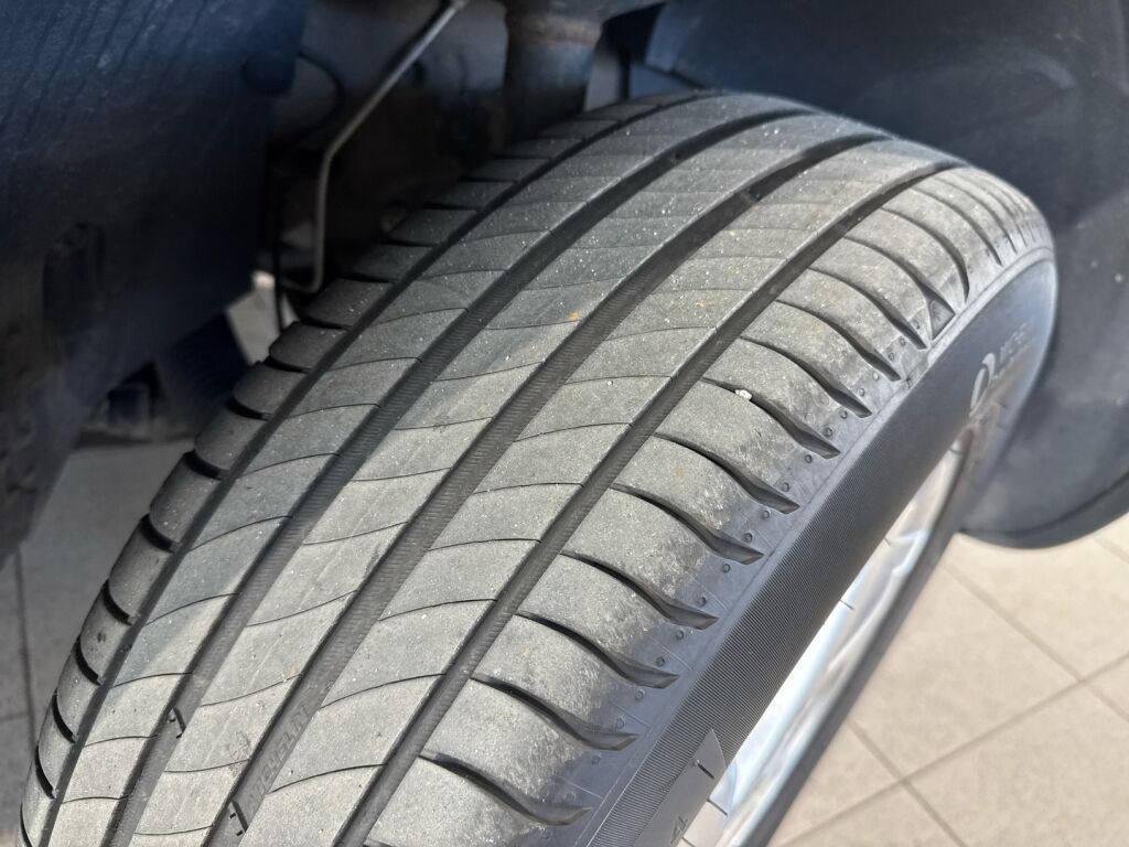 Dacia Duster 2016 Ruskea (beige)