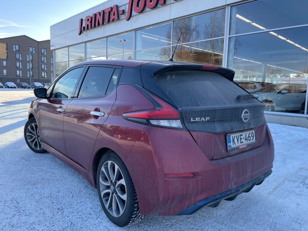 Nissan Leaf 2018 Punainen