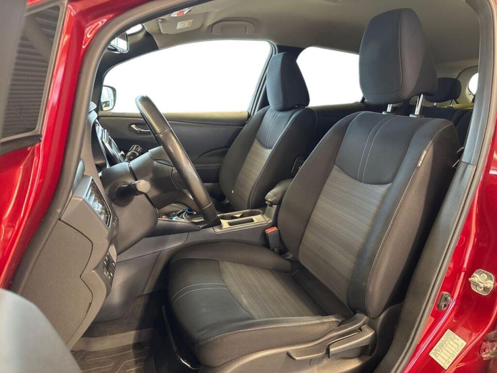 Nissan Leaf 2018 Punainen