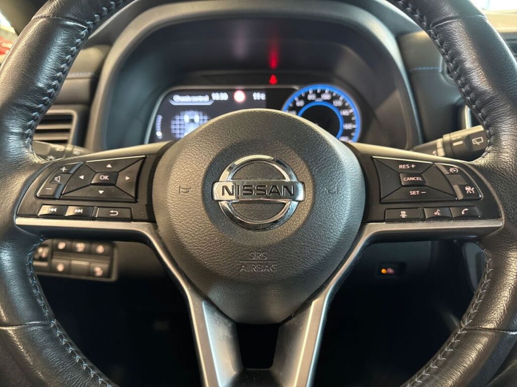 Nissan Leaf 2018 Punainen