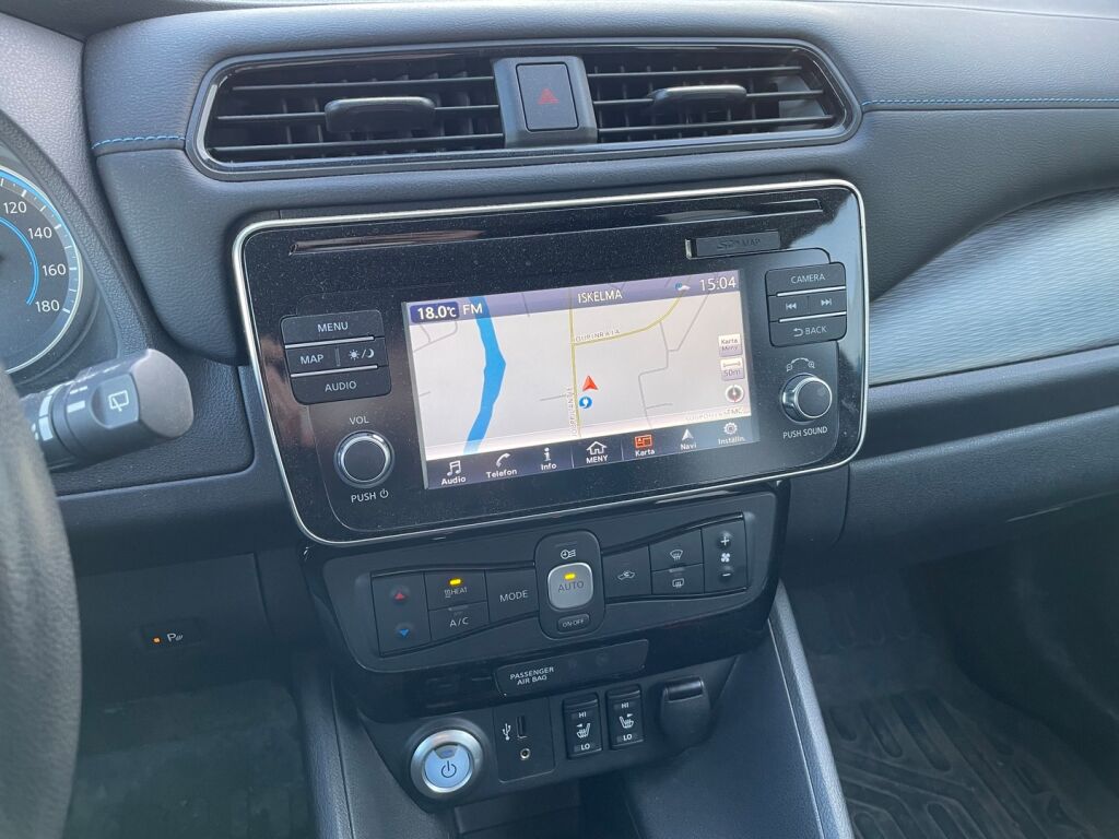 Nissan Leaf 2018 Punainen