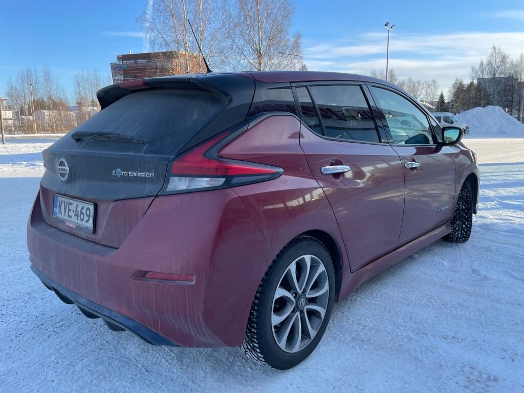Nissan Leaf 2018 Punainen