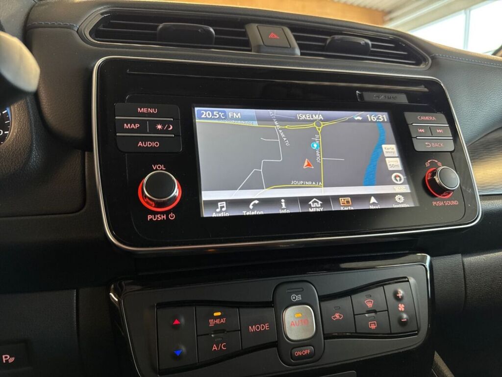 Nissan Leaf 2018 Punainen