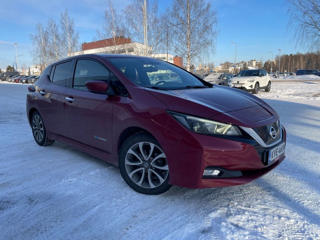 Nissan Leaf 2018 Punainen