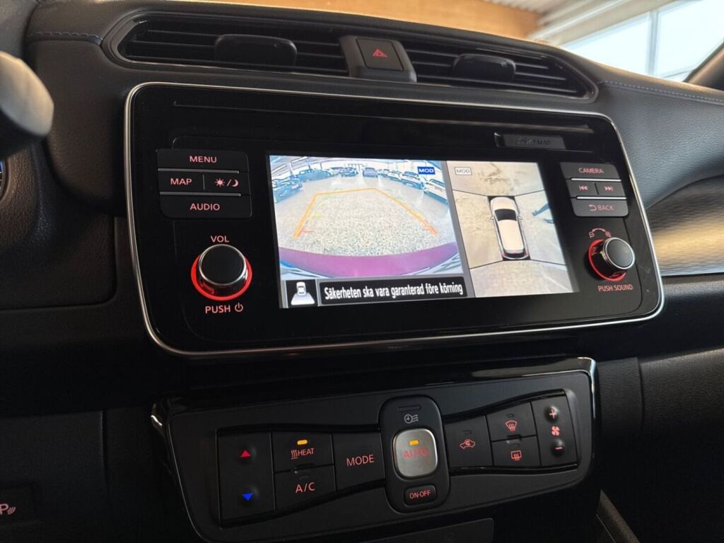 Nissan Leaf 2018 Punainen