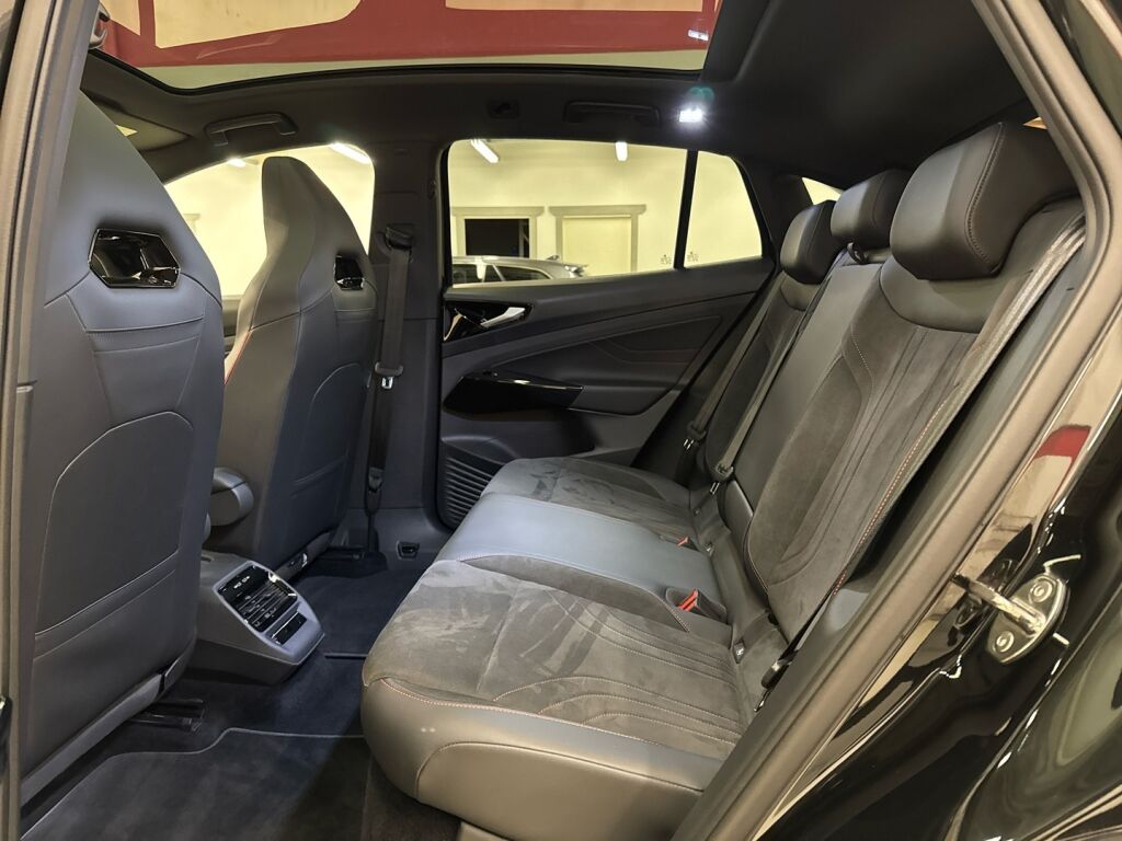 Volkswagen ID.5 2023 Musta