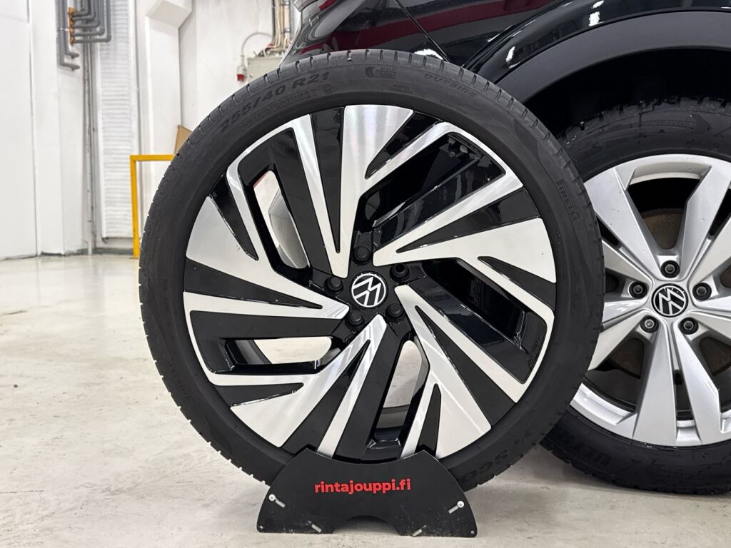 Volkswagen ID.5 2023 Musta