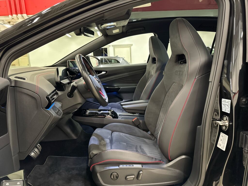 Volkswagen ID.5 2023 Musta