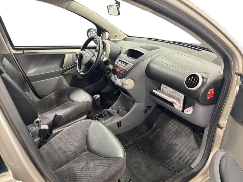 Toyota AYGO 2008 Harmaa