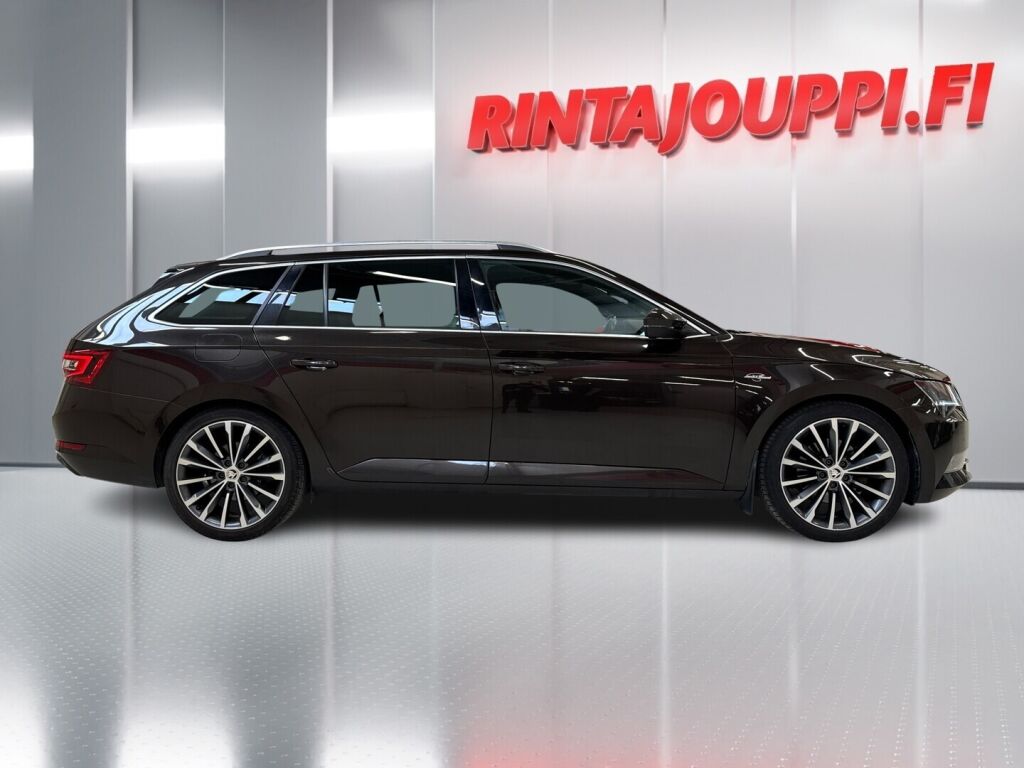 Skoda Superb 2018 Ruskea (beige)