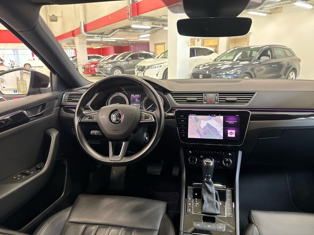 Skoda Superb 2018 Ruskea (beige)