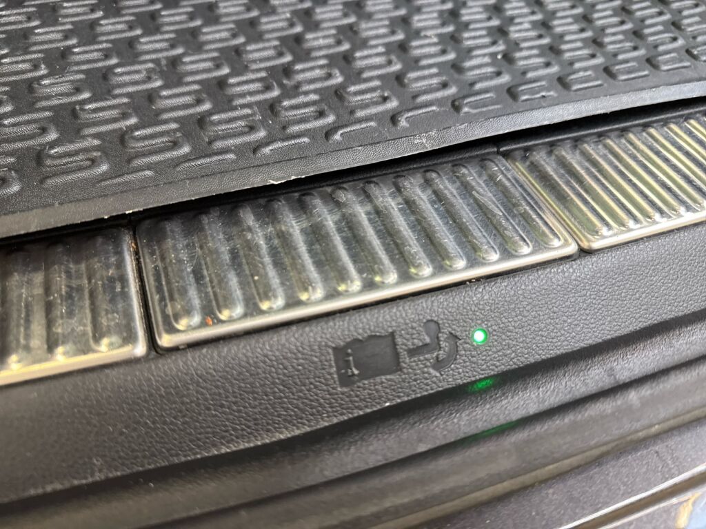 Skoda Superb 2018 Ruskea (beige)