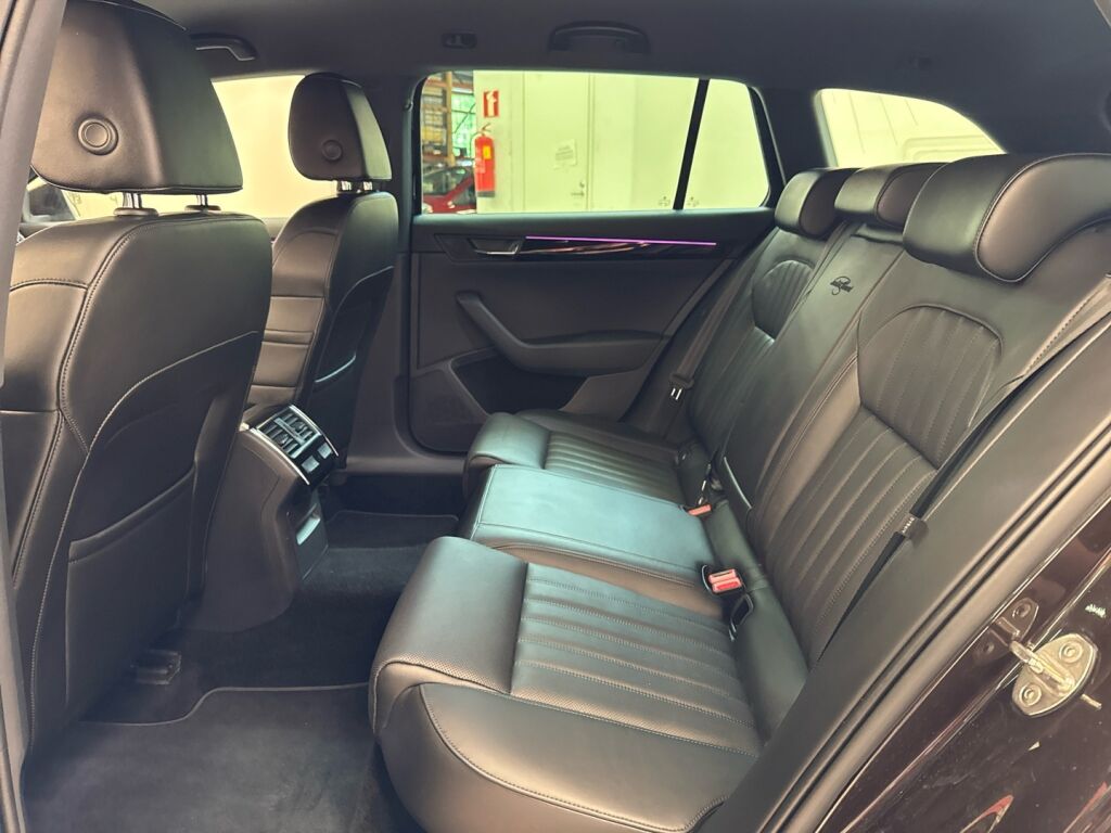 Skoda Superb 2018 Ruskea (beige)