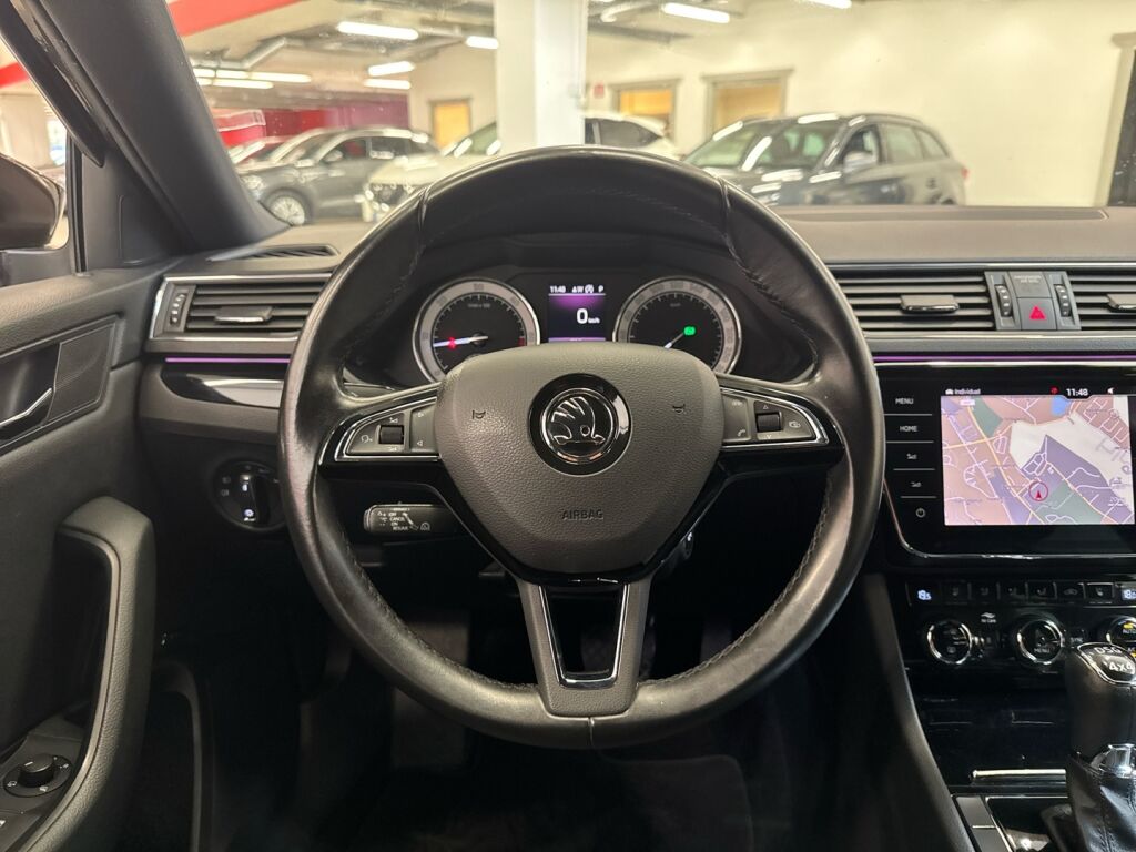 Skoda Superb 2018 Ruskea (beige)