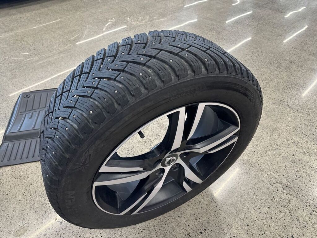 Volvo XC60 2020 Sininen