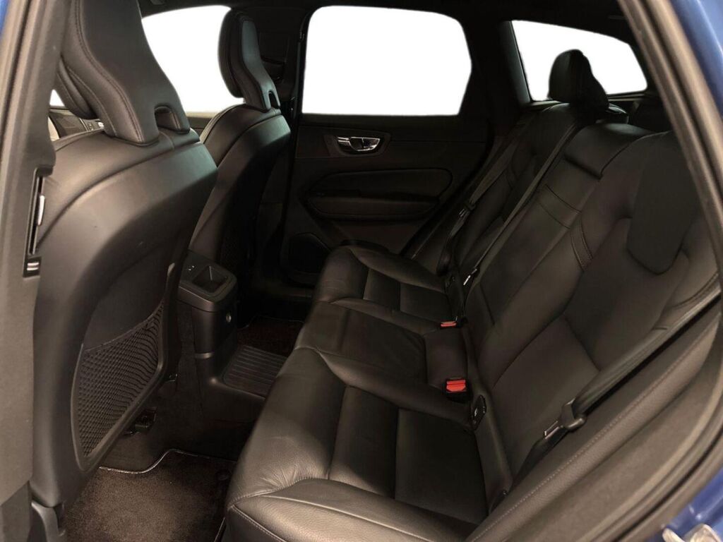 Volvo XC60 2020 Sininen