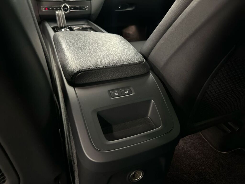 Volvo XC60 2020 Sininen