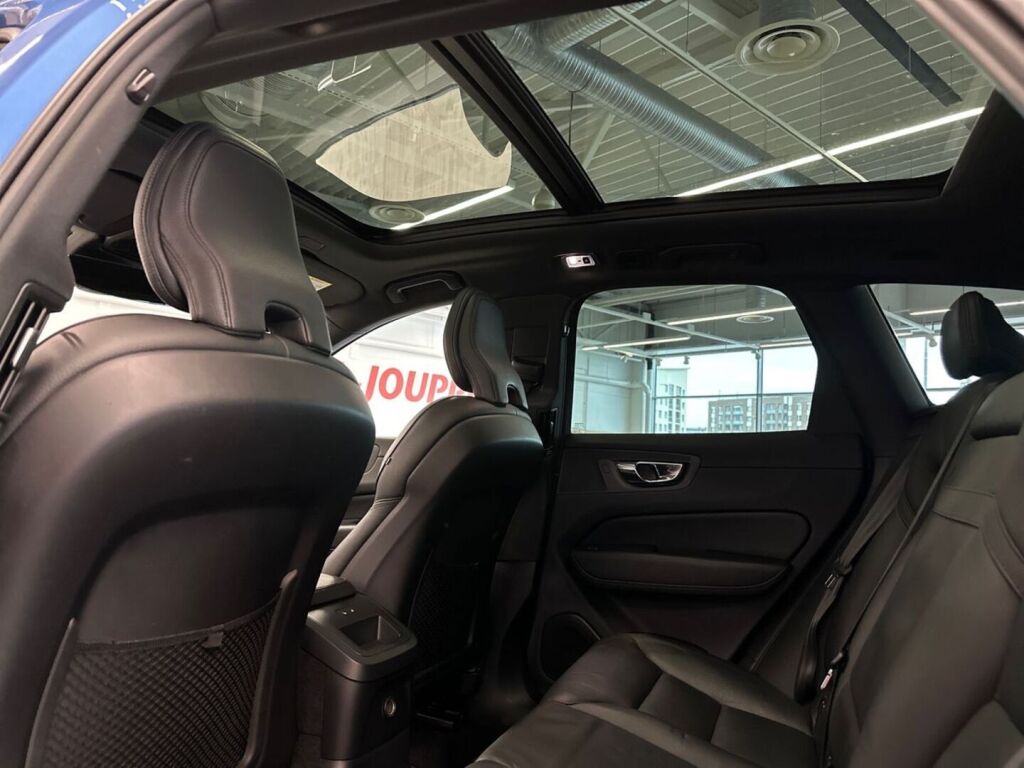 Volvo XC60 2020 Sininen