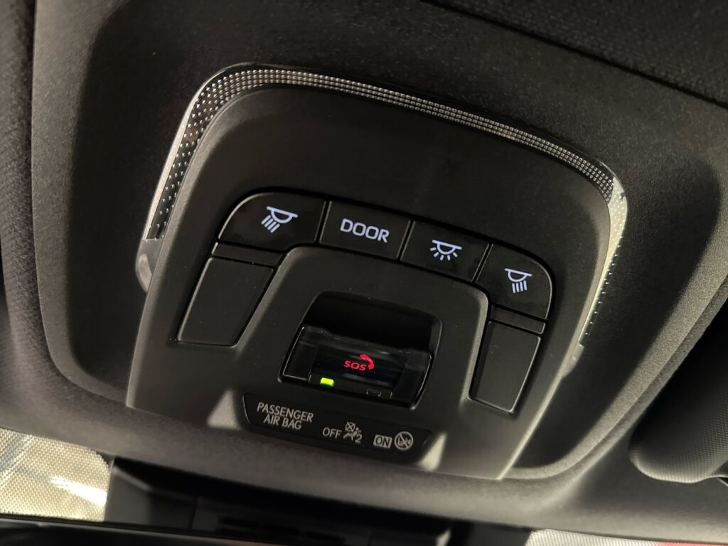 Toyota Corolla 2023 Valkoinen