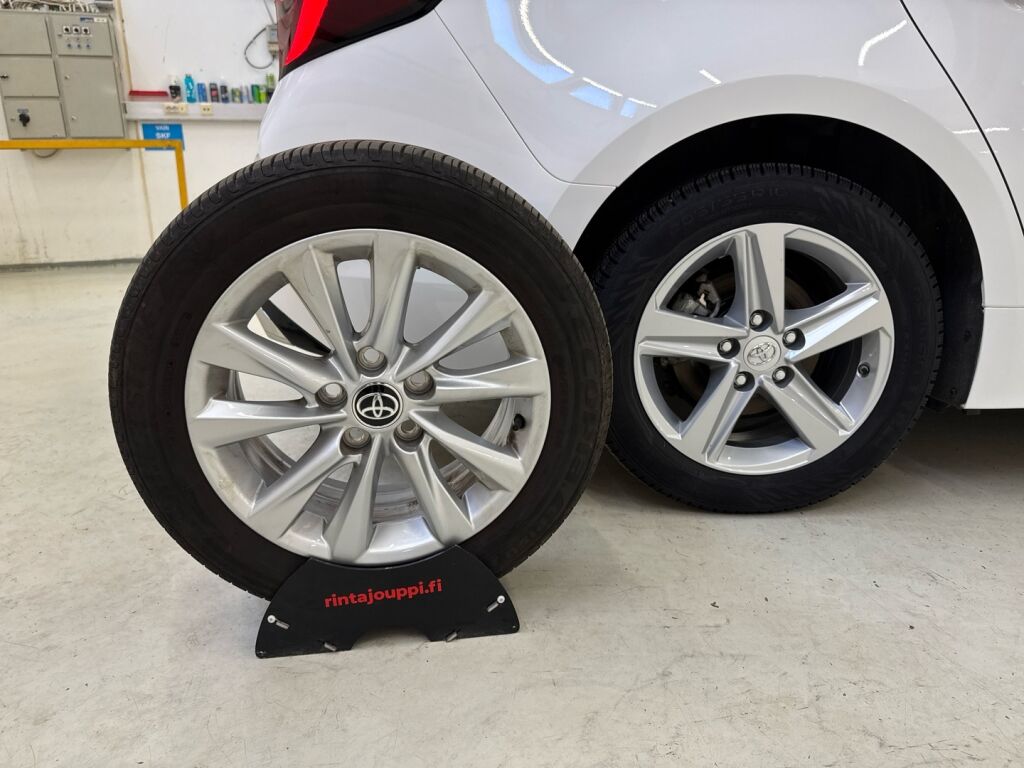 Toyota Corolla 2023 Valkoinen