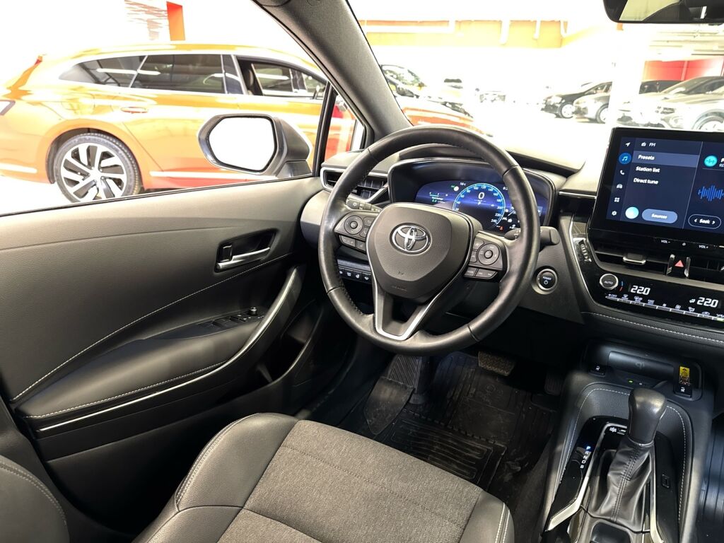 Toyota Corolla 2023 Valkoinen