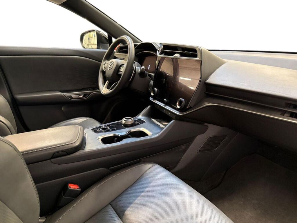 Lexus RZ 2023 Harmaa