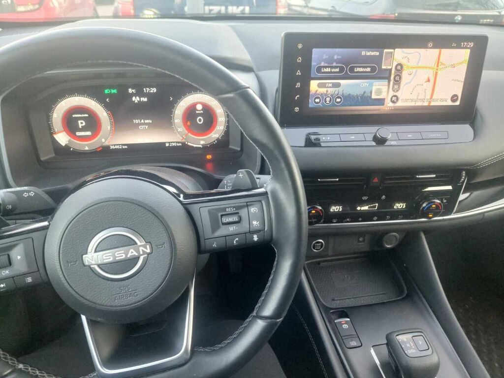 Nissan Qashqai 2023 Punainen