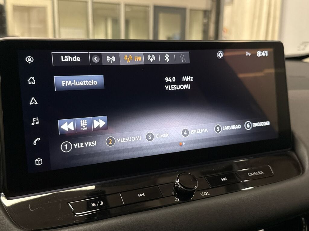 Nissan Qashqai 2023 Punainen