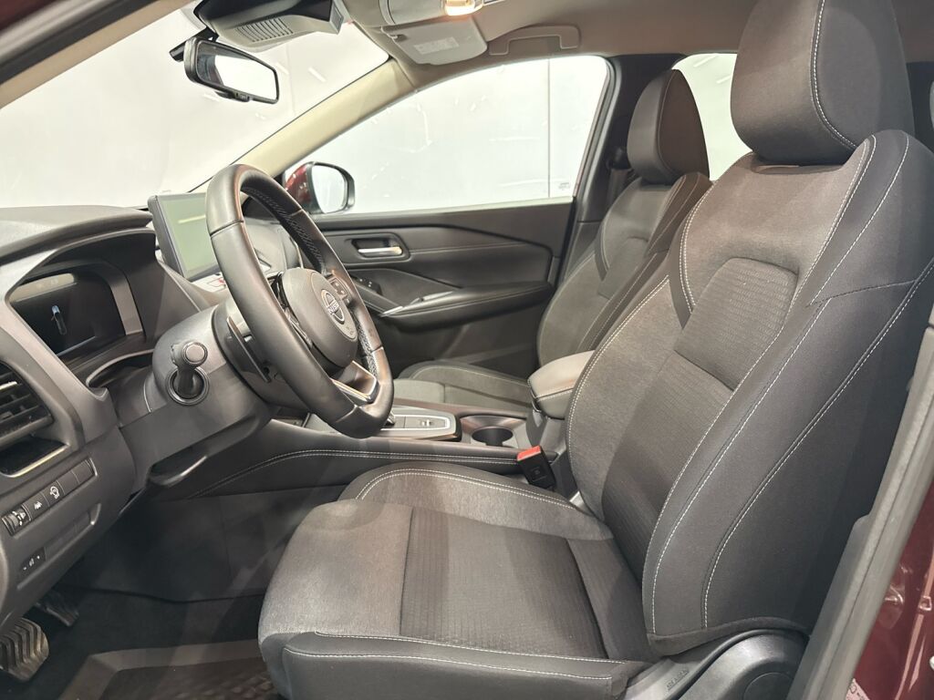 Nissan Qashqai 2023 Punainen