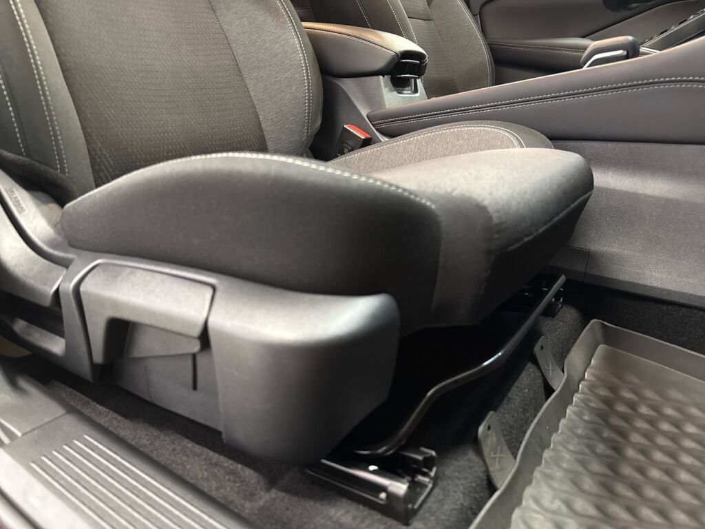 Nissan Qashqai 2023 Punainen