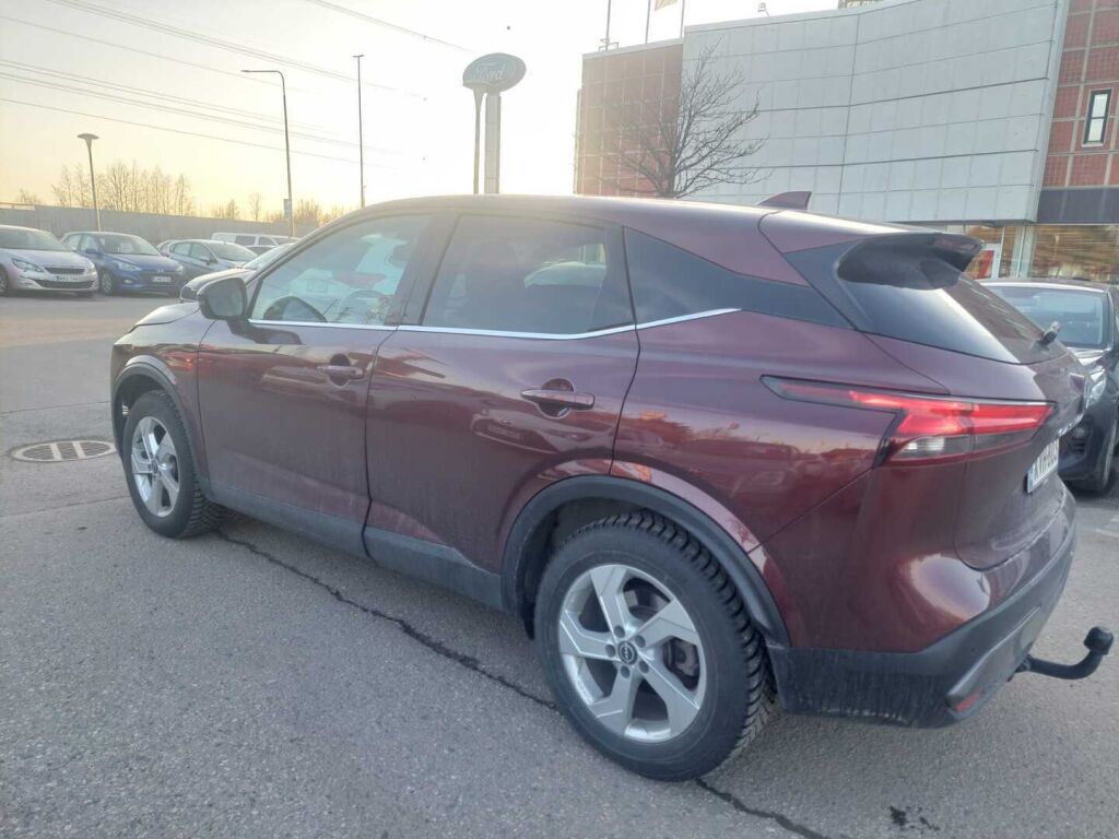 Nissan Qashqai 2023 Punainen
