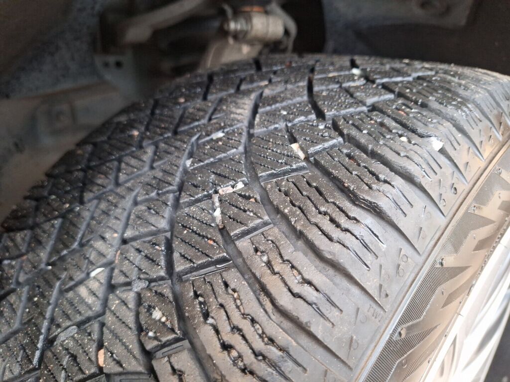 Tesla Model Y 2023 Musta