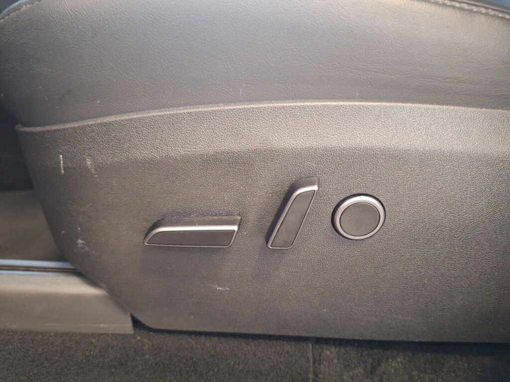 Tesla Model Y 2023 Musta