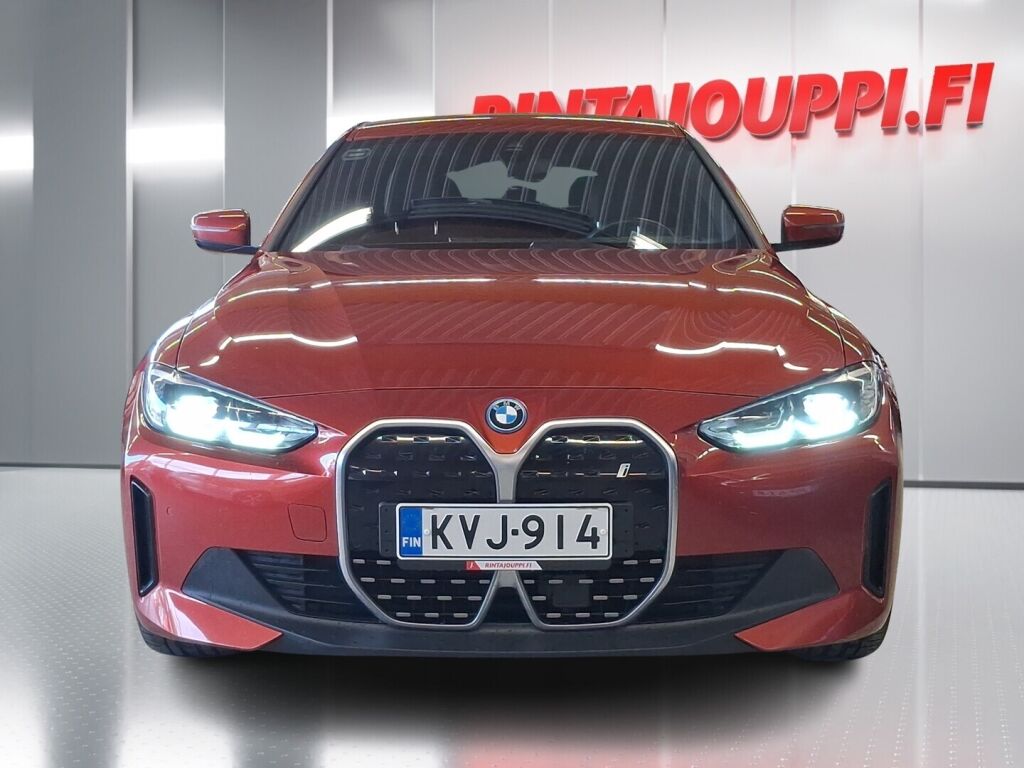 BMW i4 2024 Oranssi