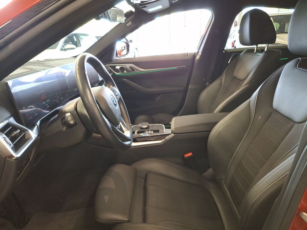 BMW i4 2024 Oranssi