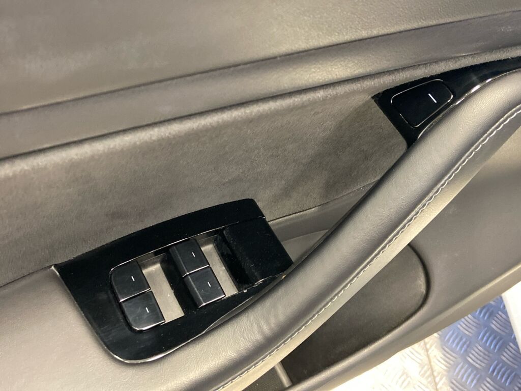 Tesla MODEL 3 2019 Valkoinen