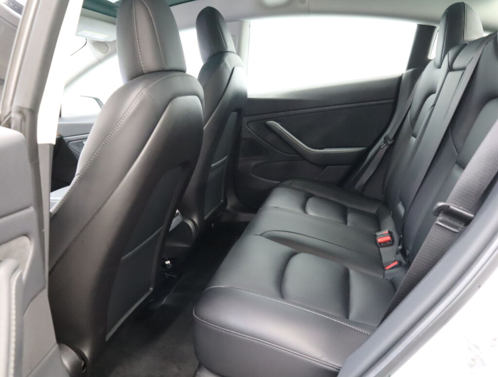 Tesla Model 3 2019 Valkoinen