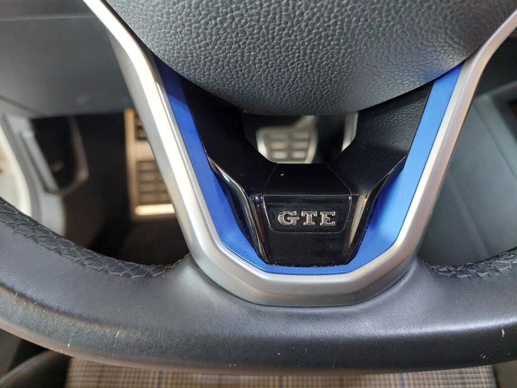 Volkswagen Golf 2021 Valkoinen