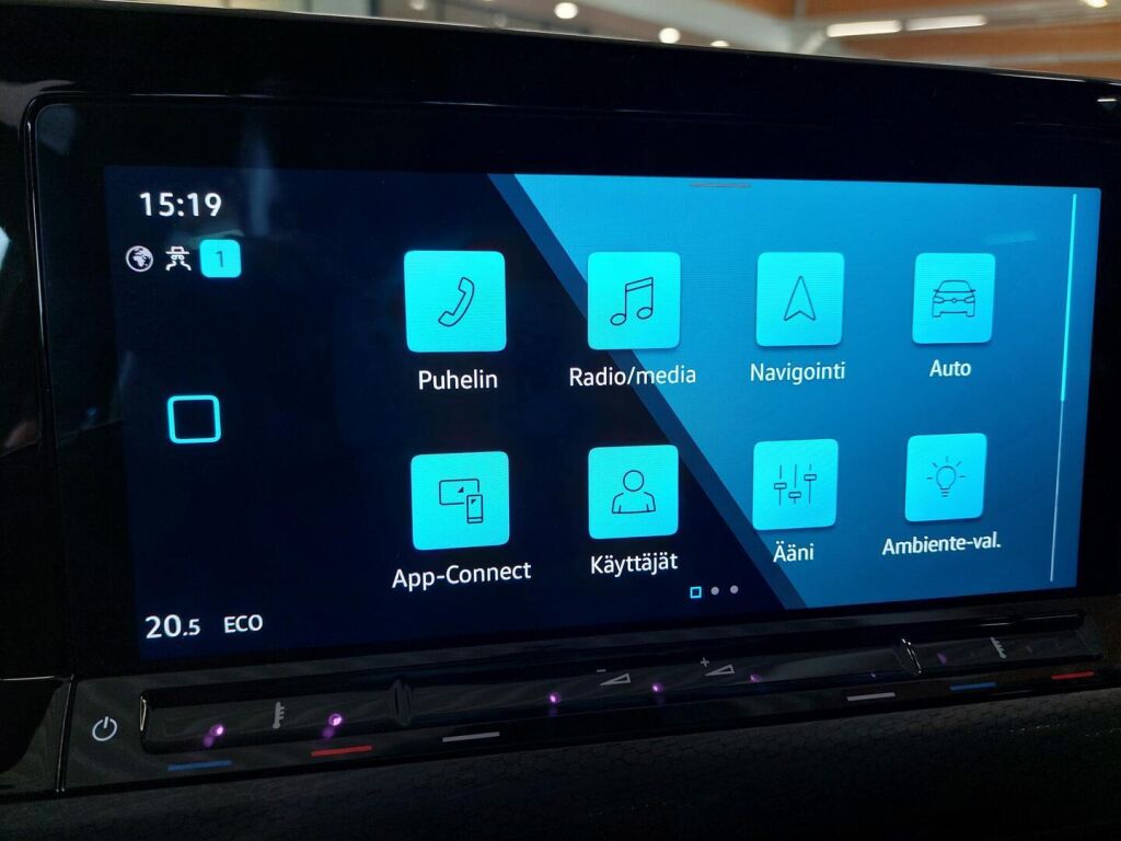 Volkswagen Golf 2021 Valkoinen