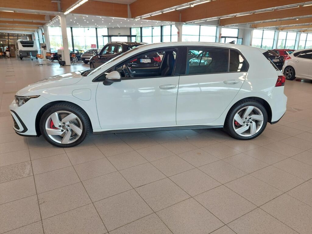 Volkswagen Golf 2021 Valkoinen